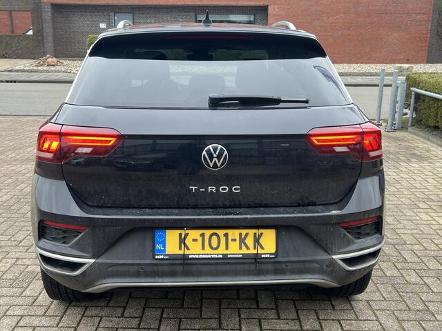 Volkswagen T-Roc 1.5 TSI 150 pk Sport Navigatie Camera 18 Inch Velgen Virtual Dash ACC DAB Sport Stoelen Donkere Hemel Getint Glas NL Auto
