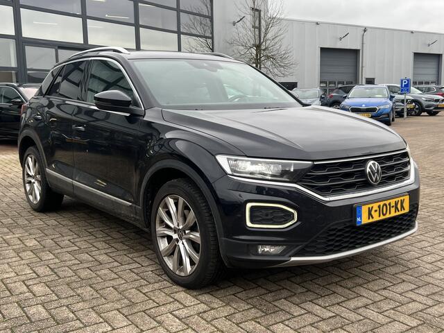 Volkswagen T-Roc 1.5 TSI 150 pk Sport Navigatie Camera 18 Inch Velgen Virtual Dash ACC DAB Sport Stoelen Donkere Hemel Getint Glas NL Auto