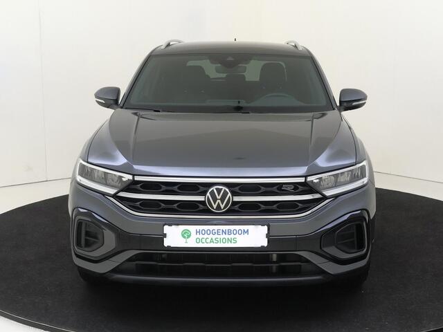 Volkswagen T-Roc 1.5 TSI R-Line | Parkeersensoren | Dodehoek detectie | Adaptieve cruise control | Digital cockpit Pro | CarPlay | Navigatie | Airco |