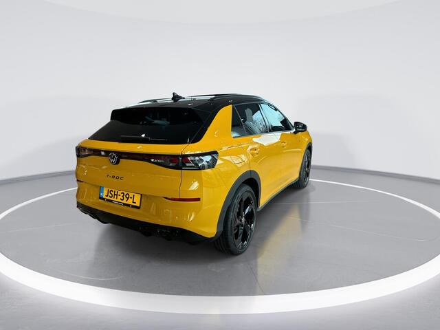Volkswagen T-Roc 1.5 eTsi R-Line First Edition Panoramaschuif-kanteldak · Black Style Pakket · Multimedia Pakket · Tech Pakket Plus