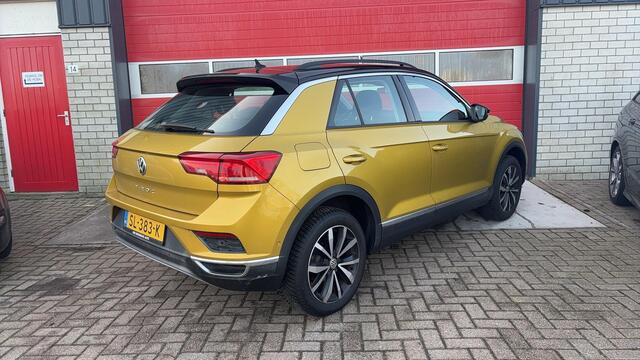 Volkswagen T-Roc 1.0 TSI Style FULL LED / CAMERA / STOELVERW / CARPLAY / DAB+ / NAVI / AIRCO / PDC / BLUETOOTH / ACC / NL-AUTO