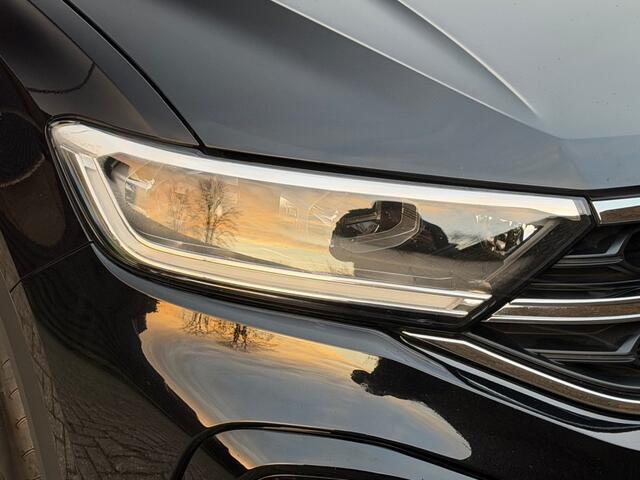 Volkswagen T-Roc 1.5 TSI DSG 2x R-LINE Trekhaak Keyless IQ Light
