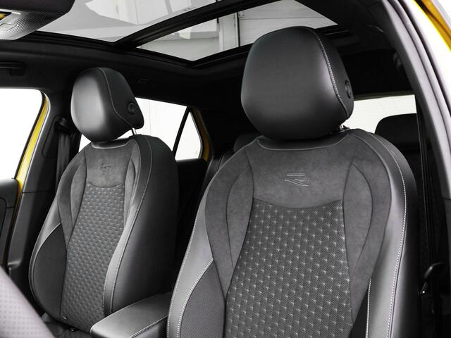 Volkswagen T-Roc R-Line First Edition 1.5 eTSI 150 PK 7 versn. DSG · Assistance Pakket · Black Style Pakket · Multimedia Pakket · Panoramaschuif-kanteldak ·