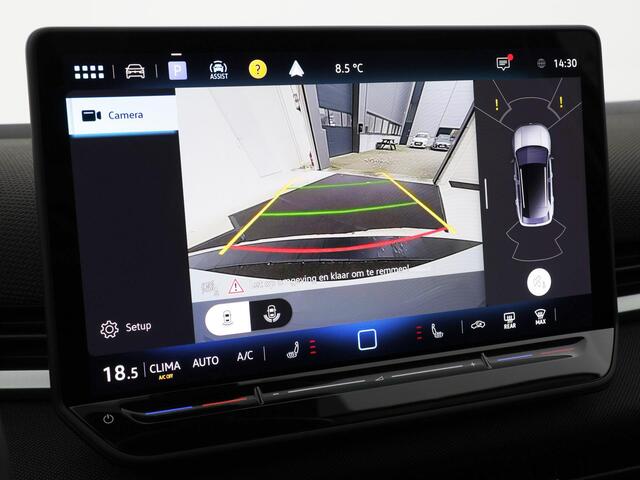 Volkswagen T-Roc Life First Edition 1.5 eTSI 116 PK 7 versn. DSG · Comfort Pakket · Achteruitrijcamera · Draadloze telefoonlader ·