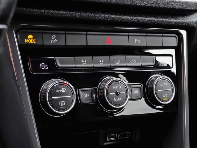 Volkswagen T-Roc 1.5 TSI AUT7 R-LINE SPORT NAVI DIGIDASH APPLE.CARPLAY 18INCH.LMV PDC ORG.121d.KM!!!