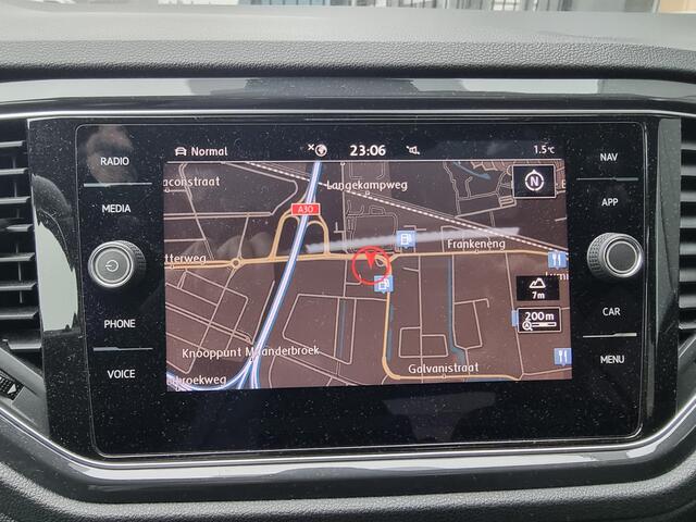 Volkswagen T-Roc 1.5 TSI Sport | Open dak | Navigatie | Achteruitrijcamera |