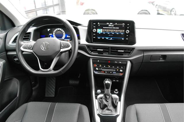 Volkswagen T-Roc 1.5 TSI Life Business | Adap.Cruise | Carplay | Clima | Stoelverwarming | Dealer Onderhouden