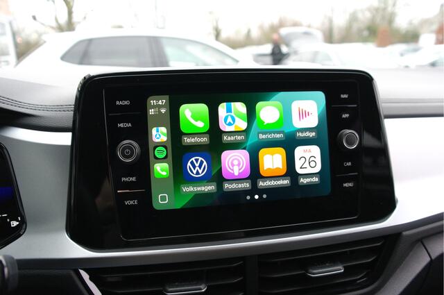 Volkswagen T-Roc 1.5 TSI Life Business | Adap.Cruise | Carplay | Clima | Stoelverwarming | Dealer Onderhouden