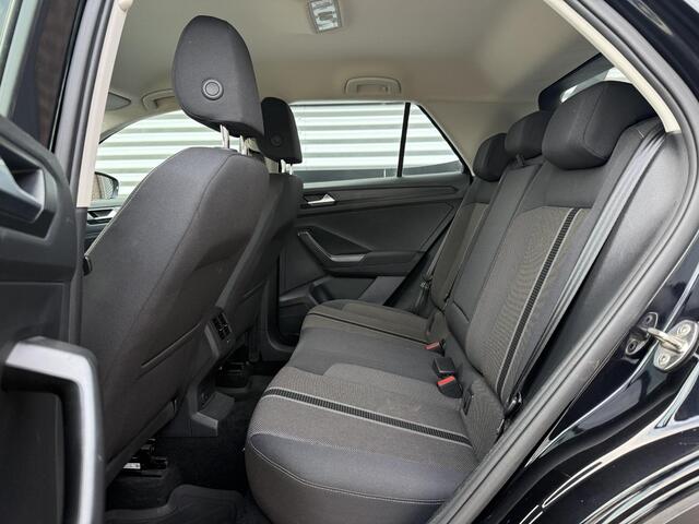 Volkswagen T-Roc 1.5 TSI Style 1e Eigenaar,Clima,Navi,Automaat,150 PK,Adap cruise,PDC V+A,Carplay,N.A.P,APK tot 08-2027