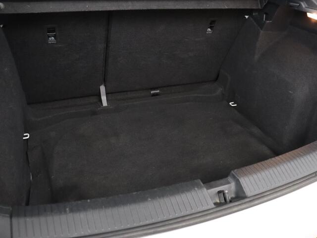 Volkswagen T-Roc 1.0 TSI | Adaptive cruise | Carplay | Airco | DAB | Bluetooth