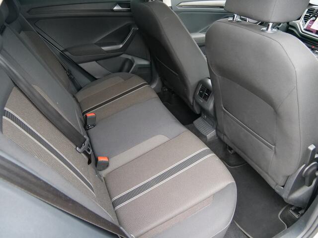 Volkswagen T-Roc 1.5 TSI Sport Business R 150 Pk Navigatie / Camera / PDC / Apple Carplay