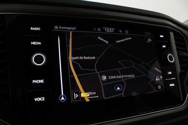 Volkswagen T-Roc 1.0 TSI Style > 110pk/Kleur Indium Grey/Parkeersensoren/navi/All season banden