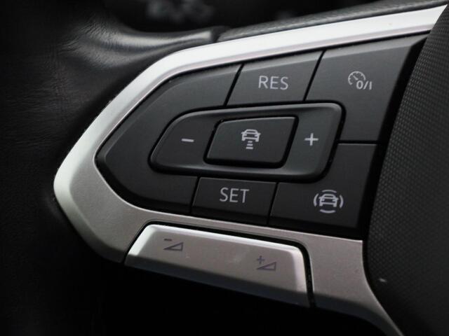 Volkswagen T-Roc 1.0TSI/110PK Style DSG · Panoramadak · Stoelverwarming · Apple/Android Car Play · Garantie t/m 03-11-2027 of 100000km.