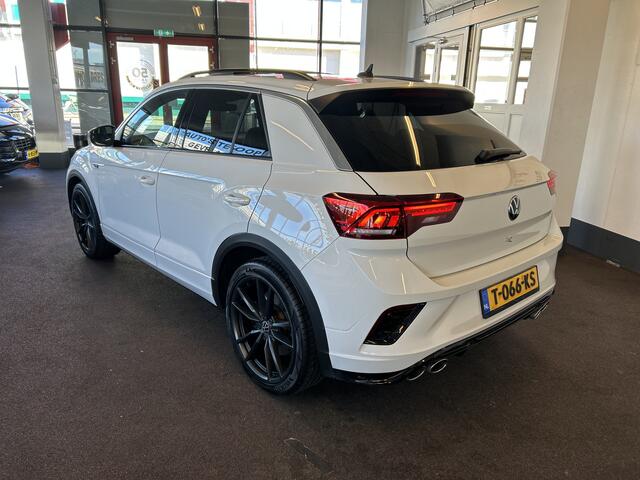 Volkswagen T-Roc 2.0 TSI 4Motion R 300PK | Panoramadak | Digital dashboard | Beats audio | Adaptieve cruise control | Adaptief onderstel | Lane assist | Dodehoeksdetectie | Achteruitrijcamera | Stoelverwarming | Kleppensysteem | Elek. inklapbare spiegels