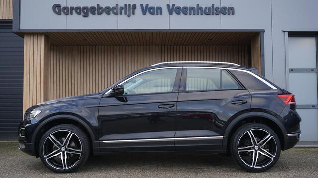Volkswagen T-Roc 1.5 TSI 150pk DSG Sport Virtual 19inch LM Stoel&Stuurverwarming LED Keyless Elek.klep *Complete T-Roc*