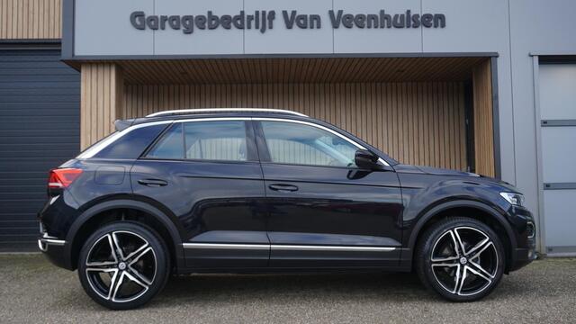 Volkswagen T-Roc 1.5 TSI 150pk DSG Sport Virtual 19inch LM Stoel&Stuurverwarming LED Keyless Elek.klep *Complete T-Roc*