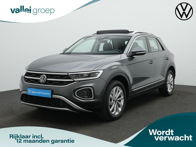 Volkswagen T-Roc 1.5 TSI 150 pk DSG Style | Panoramadak | Stuur-/stoelverwarming | Achteruitrijcamera | Adaptive Cruise