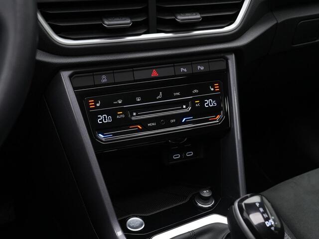 Volkswagen T-Roc 1.5 TSI 150 pk DSG Style | Panoramadak | Stuur-/stoelverwarming | Achteruitrijcamera | Adaptive Cruise