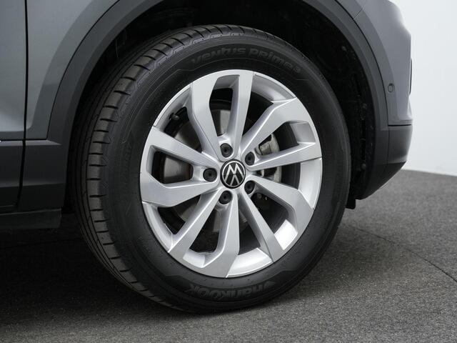 Volkswagen T-Roc 1.5 TSI 150 pk DSG Style | Panoramadak | Stuur-/stoelverwarming | Achteruitrijcamera | Adaptive Cruise