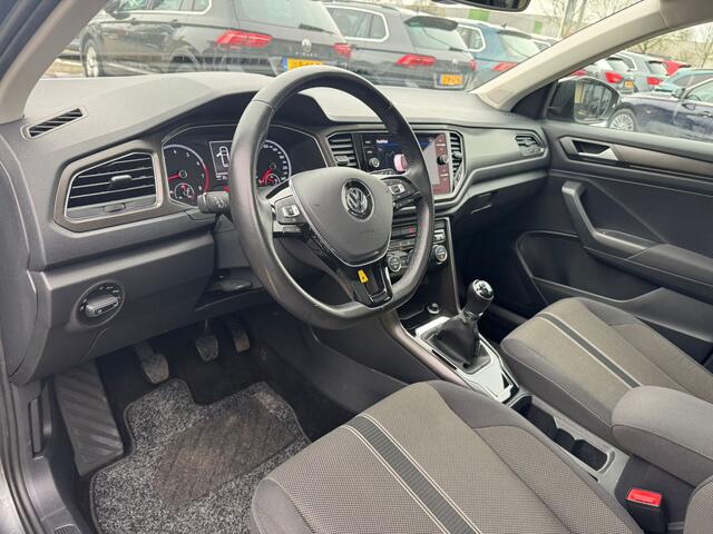 Volkswagen T-Roc 1.5 TSI Style pano, navi, cruise, camera