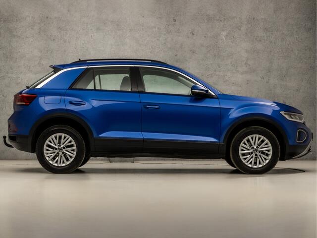 Volkswagen T-Roc 1.5 TSI Life Sport 150Pk Automaat (VIRTUAL COCKPIT, APPLE CARPLAY, PARKEERSENSOREN, TREKHAAK, SPORTSTOELEN, LED KOPLAMPEN, ADAPTIVE CRUISE, NIEUWE APK, NIEUWSTAAT)