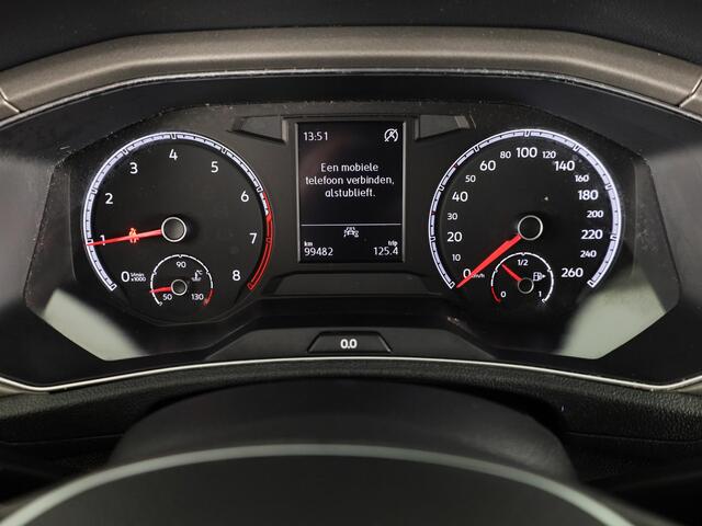 Volkswagen T-Roc 1.0 TSI Style | Parkeersensoren (Park assist) | Adaptieve cruise control | Carplay & Android auto |
