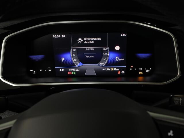 Volkswagen T-Roc 1.5 TSI R-Line 150 PK DSG | Navigatie | Trekhaak afneembaar | ErgoActive Stoel Pakket | Parkeercamera |