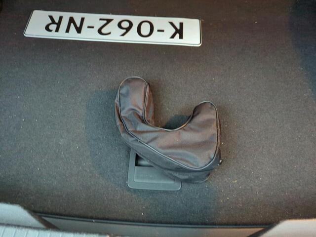 Volkswagen T-Roc 1.5 TSI R-Line / AUTOMAAT/ TREKHAAK/ DIGITAL DASH/ PARK. SENSOREN/ NAVI/ CLIMA/ STOELVERWARM./ CRUISE/