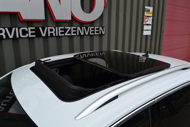 Volkswagen T-Roc 1.5 TSI DSG R-Line Pano/Camera/LED/Trekhaak