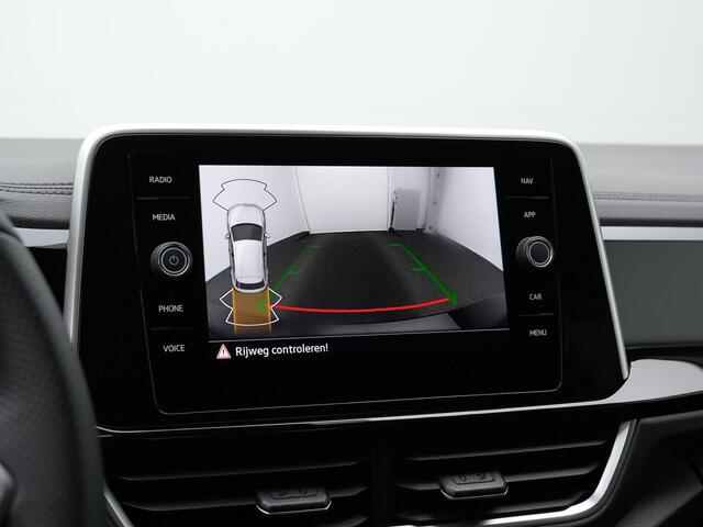 Volkswagen T-Roc 1.5 TSI 150 pk DSG R-Line | Trekhaak | Achteruitrijcamera | Stoelverwarming | Massage | Alcantara | Navigatie