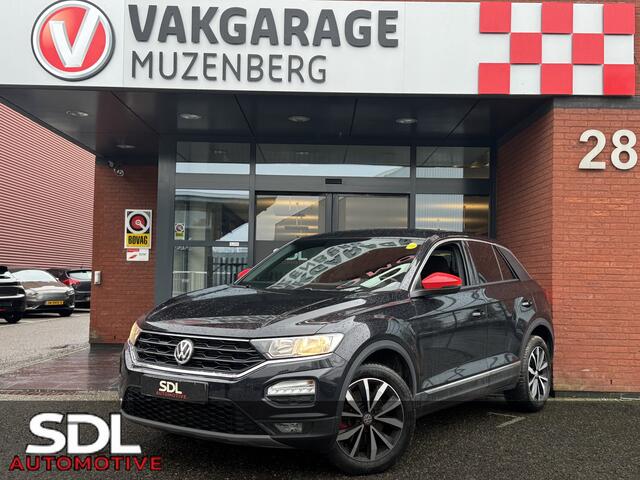 Volkswagen T-Roc 1.5 TSI Style // BEATS AUDIO // TREKHAAK // NAVI // PDC // ADAPTIVE CRUISE // APPLE CARPLAY - ANDROID AUTO // STOELVERWARMING //