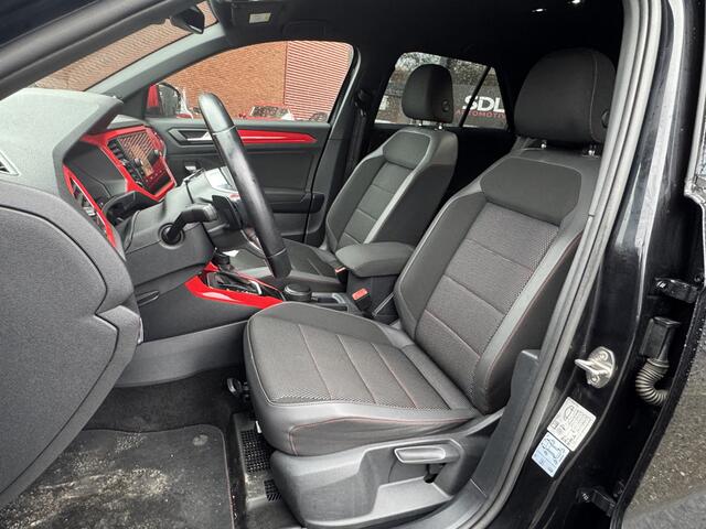 Volkswagen T-Roc 1.5 TSI Style // BEATS AUDIO // TREKHAAK // NAVI // PDC // ADAPTIVE CRUISE // APPLE CARPLAY - ANDROID AUTO // STOELVERWARMING //