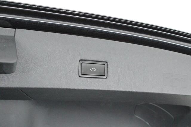 Volkswagen T-Roc 1.5 TSI 150pk DSG R-Line Sport Trekhaak Led Virtual Cockpit Navigatie Panoramadak