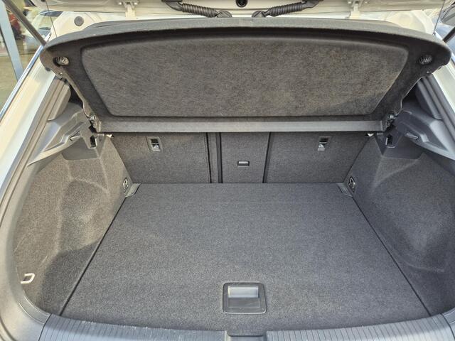 Volkswagen T-Roc 1.5 TSI R-Line Business+ | Navigatie | Automaat |