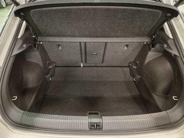 Volkswagen T-Roc 1.5 TSI Style -150pk- Automaat | IQ LED | Stoelverwarming | Rijklaarprijs incl. 1 jaar Bovag garantie