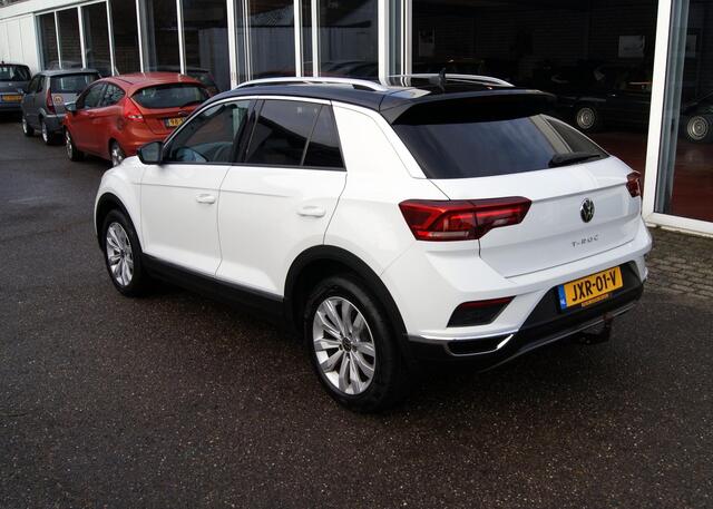 Volkswagen T-Roc 1.5 TSI Sport Navi,Clima,Trekhaak,pdc,RIJKLAARPRIJS!!