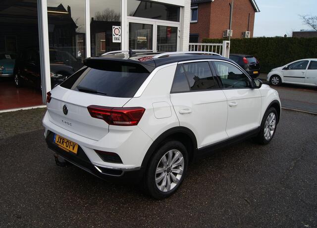 Volkswagen T-Roc 1.5 TSI Sport Navi,Clima,Trekhaak,pdc,RIJKLAARPRIJS!!