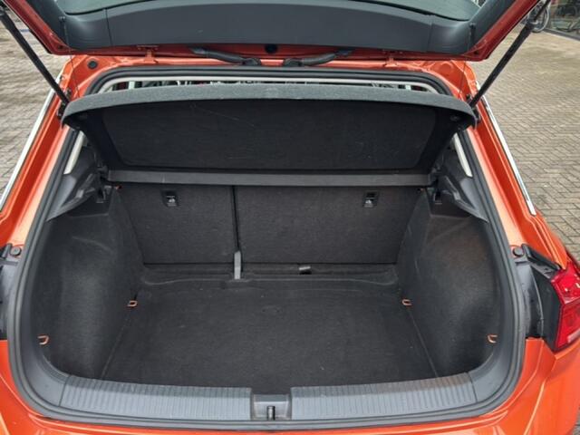 Volkswagen T-Roc 1.0 TSI CAMERA/STOELVERW/LANE-ASS/FRONT-ASS