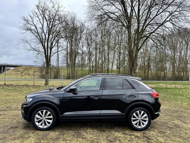 Volkswagen T-Roc 1.5 TSI 150PK Sport | TREKHAAK 1.500KG | ADAP. CRUISE | BLINDSPOT | LED | STOELVERWARMING |