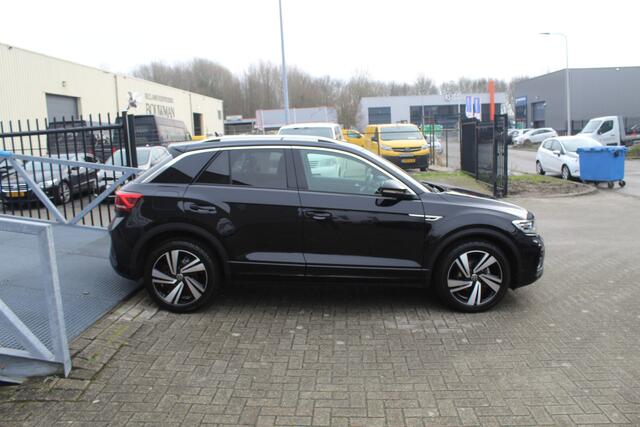 Volkswagen T-Roc 1.5 TSI R-Line Automaat/Trekhaak afneembaar/Apple carplay/Achteruitrijcamera/Keyless/Stoelverwarming/IQ Light/Adaptive cruise control/Parkassist/Lane assist/DAB+/Inklapbare spiegels