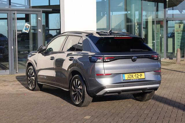 Volkswagen T-Roc 1.5 eTsi Life First Edition 116PK / 85kW DSG, Demonstratie voertuig (beschikbaar per 1 september 2026), wegklapbare trekhaak, Apple Carplay & Android Auto, 17" 'Lima' LMV, keyless start & entry, reservewiel, ambiente pakket (sfeerverlichting), comfort pak