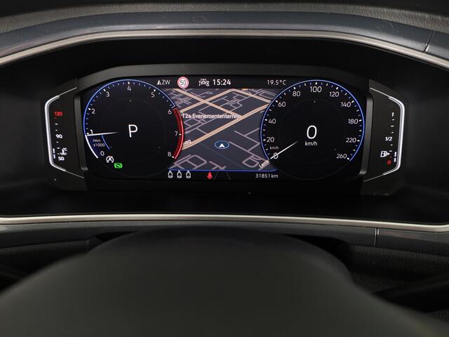 Volkswagen T-Roc 1.5 TSI Style 150 PK DSG | Panorama dak | Keyless entry/start | Matrix koplampen | Stoelverwarming | 18" LM velgen |