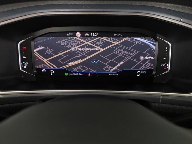 Volkswagen T-Roc 1.5 TSI Style 150 PK DSG | Panorama dak | Keyless entry/start | Matrix koplampen | Stoelverwarming | 18" LM velgen |