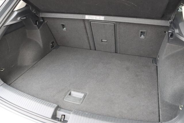 Volkswagen T-Roc 1.5 TSI Sport DSG7 150pk | Side Assist | Camera | Stoelverwarming | ACC