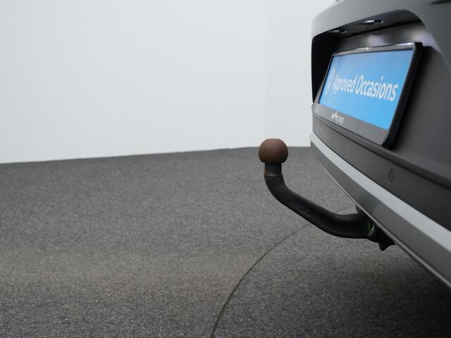 Volkswagen T-Roc 1.5 TSI 150 pk DSG Style | Trekhaak | IQ Light | Achteruitrijcamera | Adaptive Cruise | Stoelverwarming