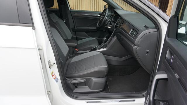 Volkswagen T-Roc 1.5 TSI 150pk DSG 2x R-Line Virtual Cockpit Beats 19inch LM Suzuka LED Adaptive Cruise *1e Eigenaar* 60791km!