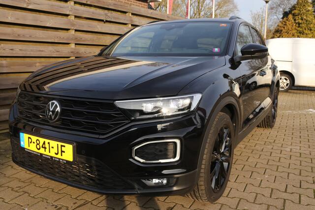 Volkswagen T-Roc 1.5 TSI Sport Navi / Climate / Stoelverwarming / Panodak / Apple car play / Beats audio