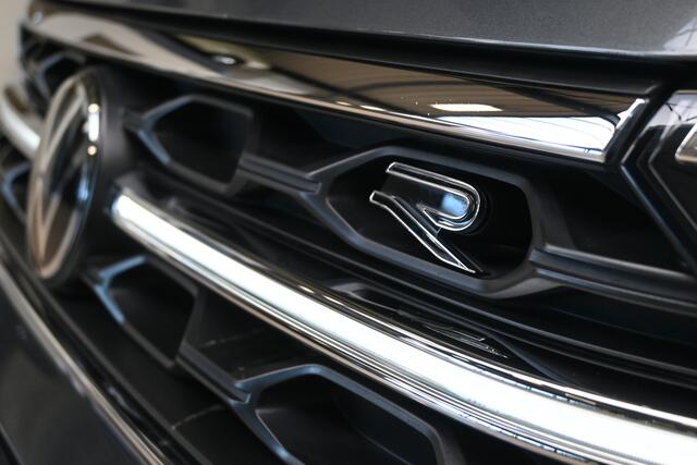 Volkswagen T-Roc 1.5 TSI 150pk R-Line | IQ. Light | Keyless | Elek. klep | 100% (Dealer) onderhouden label