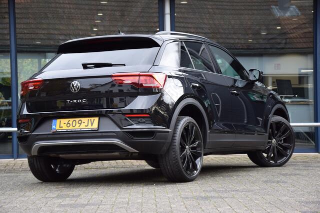 Volkswagen T-Roc 1.5 TSI 150PK Sport DSG Automaat | Trekhaak | BOVAG Garantie | Geen Import | Virtual Cockpit | Adaptive Cruise | Full LED | 19'' Velgen | Camera | Navigatie | Apple Carplay&Androidauto |