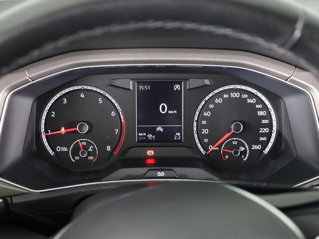 Volkswagen T-Roc 1.0 TSI Style | Parkeersensoren voor en achter | Cruise controle adaptief | Apple Carplay en Android auto |